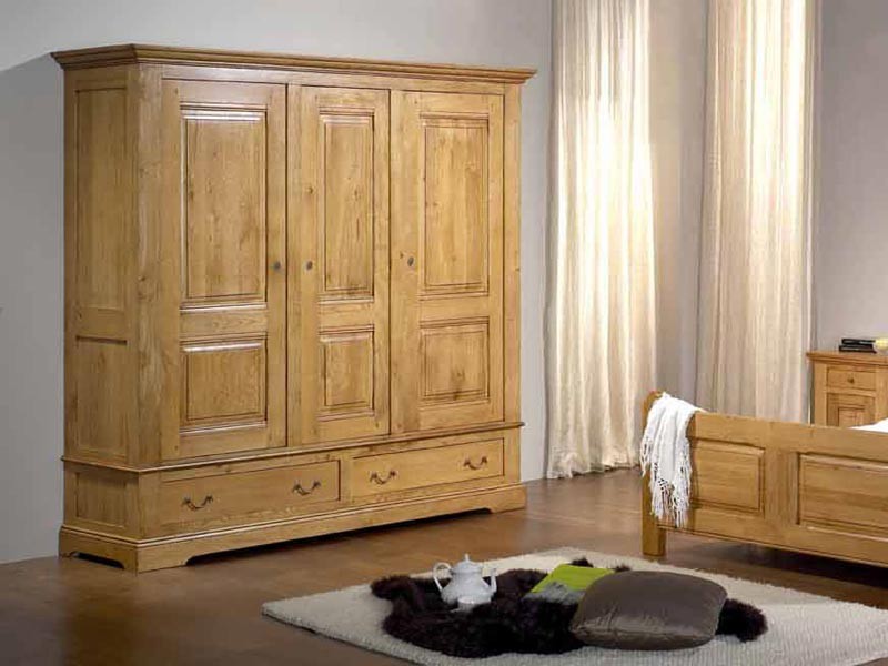 Armoire rustique Honorine en chêne, 3 portes 2 tiroirs avec penderie et